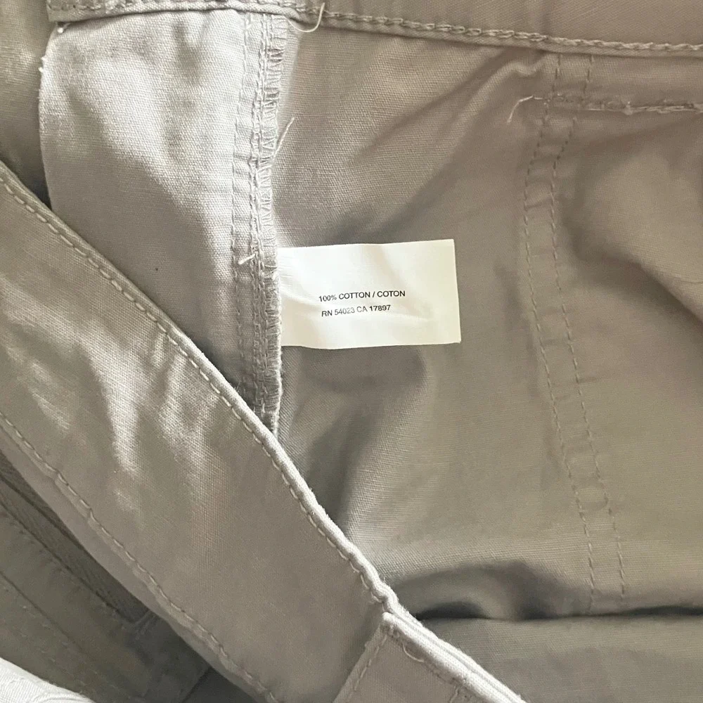 NWT Gap Womens Gray Utility Cropped Pants Cotton Cuffed Capri Size 12 - Picture 6 of 6